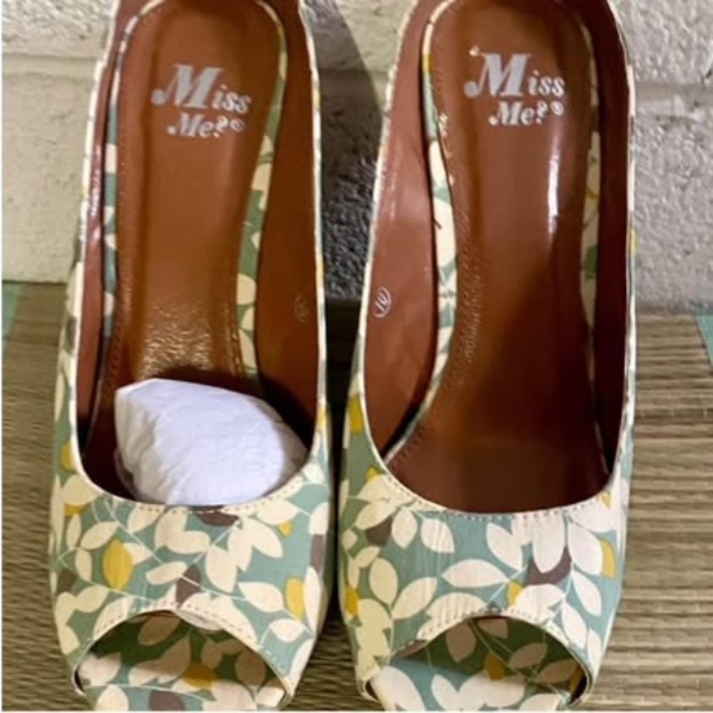 Miss Me Cream and Green Floral Heels